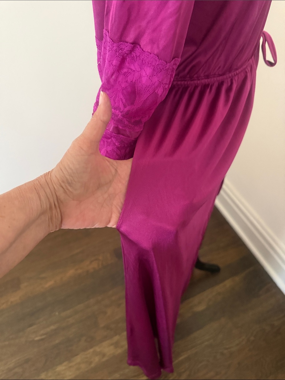 Vintage Texsheen Lingerie Silky Fuchsia Lace-Trim Long Robe S - Picture 7 of 8